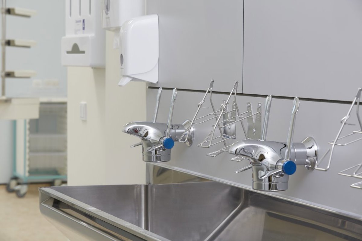 QEUH theatre scrub with Optitherm