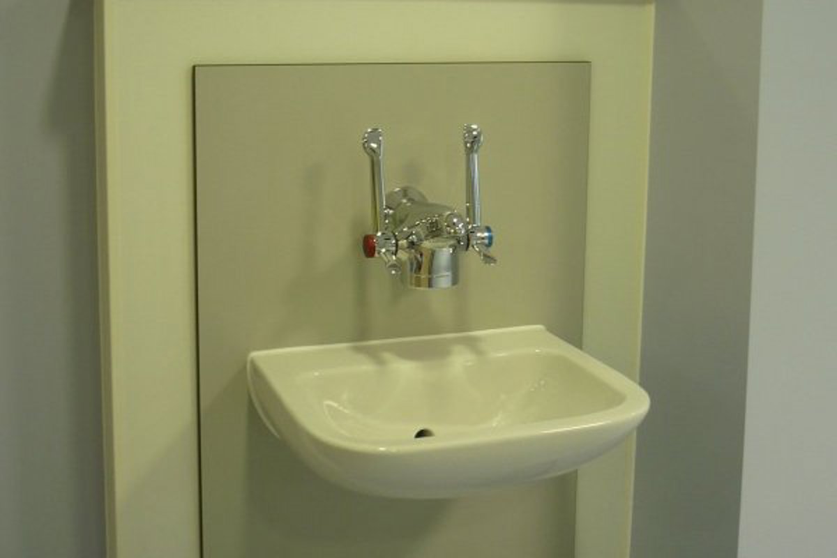 Optitherm clinical handwash station