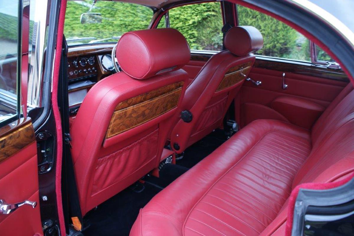 Jaguar 1962 rear interior
