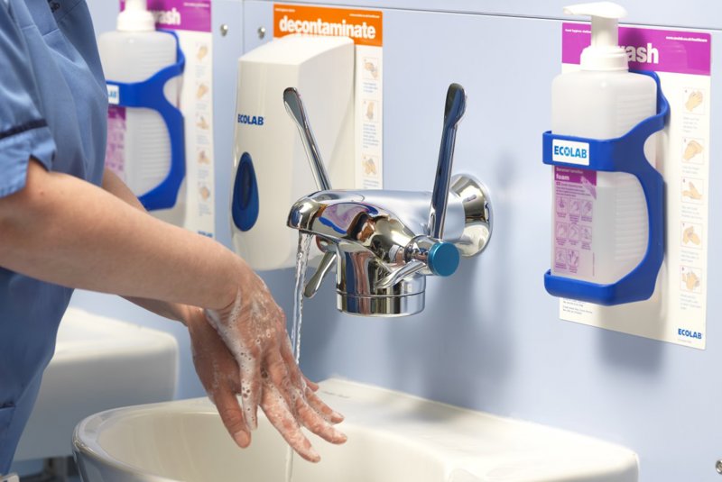 Clinical handwash using the Horne Optitherm thermostatic tap