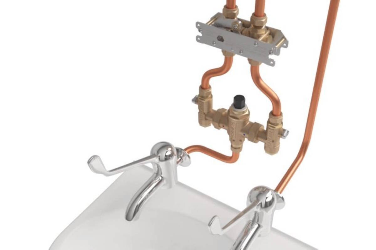Horne ILTDU upstream of TMV for regular thermal disinfection and pathogen control